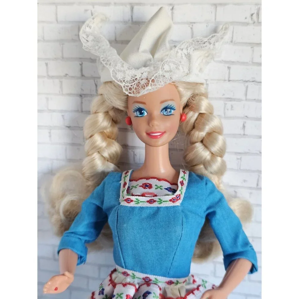 1993 Mattel Dolls of the World Dutch Barbie Blonde Braids Blue Dress Vintage - Picture 1 of 7